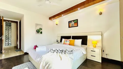 BluO 3BHK M Block Mkt - Lift, Balcony, Parking