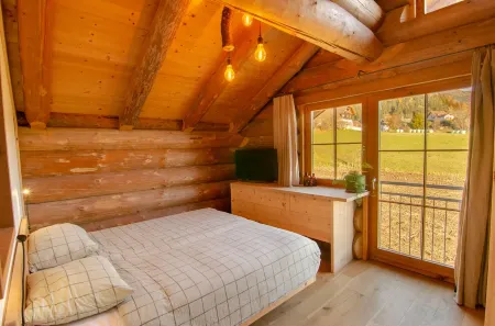 Beautiful wooden house with mountain views Отели в г. Гемайнде Зеебоден
