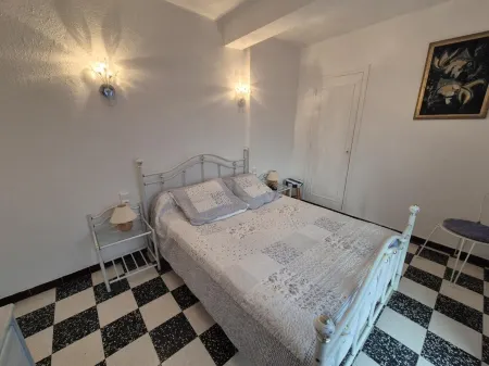 Appart. in village bordering Argeles s/ mer and its beaches near Collioure. Отели в г. Сент-Андре