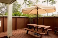 Aloha Surf Condo - Private Deck - Pool - E-Bikes