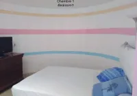 GIENS, T2 in owner's villa with swimming pool Hotels in Giens