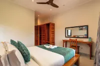 Aran Apartments - Enfys: Modern, spacious apartment at Au Cap. Hotels in Au Cap