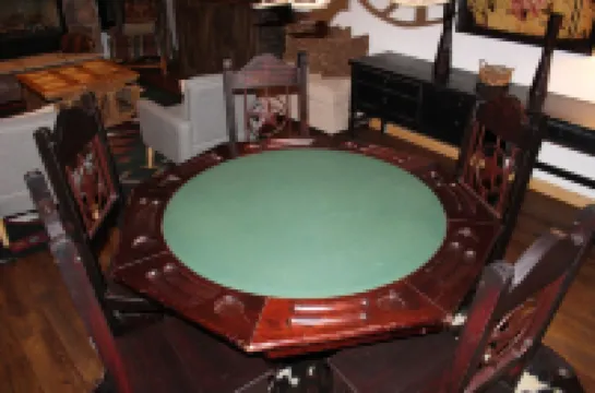 Stunning 4-bedroom cabin in Angel Fire, close to skiing and golf