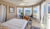 Private Hilltop Retreat, Spectacular View, Minutes to Kailua Beaches! 카내오헤 호텔