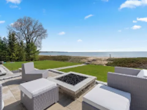 Stunning Luxury Home on the Sandy Beach Shores of Lake Michigan!! Hotels in Sevastopol