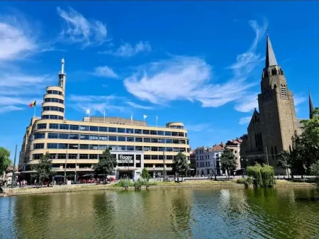 Beautiful 2 bedroom apartment in Place Flagey bxl Отели рядом с достопримечательностью «Парк Тенбош»