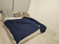 Spacious Master Ensuite Room w King Size Bed, Hi-Speed Wifi, A/C,  Fan & Dresser