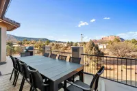 Luxe Sedona Retreat, Grand Views, Expansive Property on 1+ Acre Lot