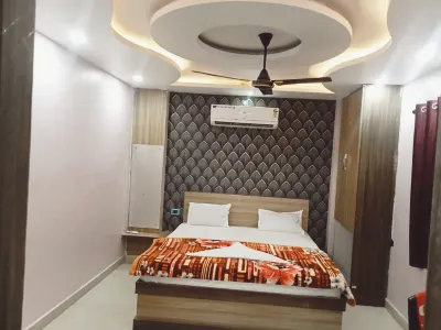 Hotel Regal Heights Hotels near Bajrang Bali Temple