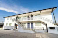 Luxury Living Redefined with a Charming 2-bedroom apartment in Downey