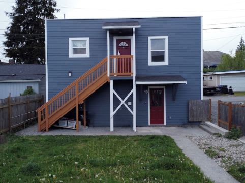 Comfy Modern Historic Everett Stay A