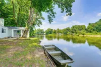 Cozy House on Meadowbrook Lake: Serene, Scenic! - Homestays