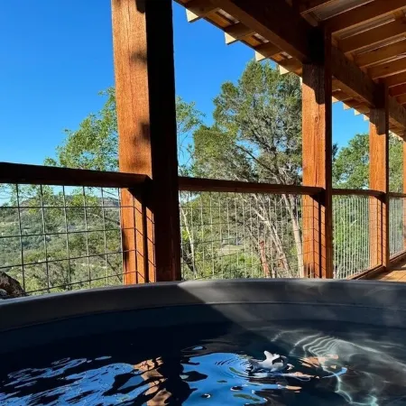 Peaceful HIlltop Cabin w/ Amazing Views & Hot Tub