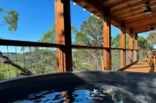 Peaceful HIlltop Cabin w/ Amazing Views & Hot Tub