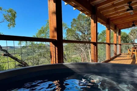 Peaceful HIlltop Cabin w/ Amazing Views & Hot Tub