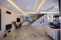 Büyük Aile Tatilleri İçin Mükemmel Seçim: 12 Kişilik, 6 Yatak Odalı Lüks Villa Hotels in Mentese