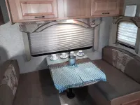 Caravan large kitchen shower toilet fridge airconditioned washing machine Hotels in Bordertown