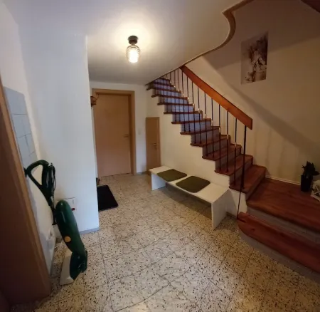 Ferienwohnung mit Garten in Reisbach Nähe Bayernpark Отели в г. Дингольфинг-Ландау