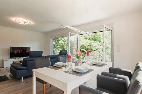 Bonquartier | Modern apartment with workspaces, terrace & parking space Hotels in Hennef