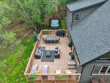 Spacious Poconos Cabin - Hot Tub, Games, Fire Pit & Family Fun Sleeps 10