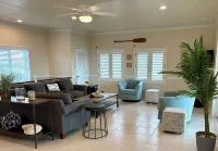 Calypso Cottage: Spacious 3Br/3.5Ba house with amazing views and private dock