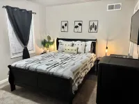 4-bedroom house With Home Theater - Hot Tub