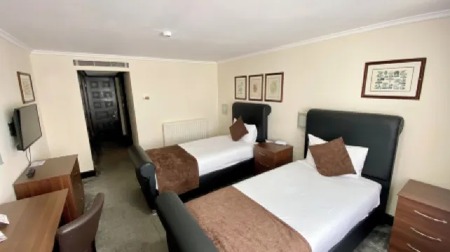 Europa Gatwick Hotel & Spa