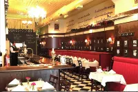 River North's Rock N' Roll - In The Heart of the City - Homestays