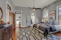 Gorgeous Home 1 Blk from Main with Hot Tub & Fire Pit! Hotels in Fredericksburg