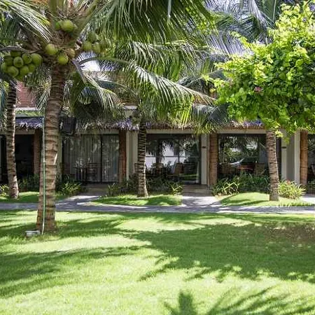 Sala Tuy Hoa Beach Hotel Отели рядом с достопримечательностью «Городской плаж»