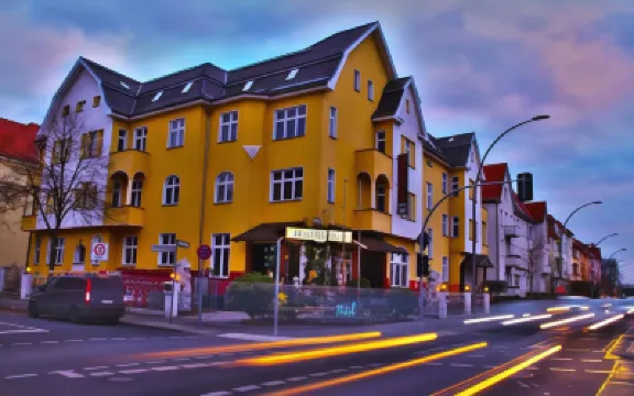 Hotel Karlshorst Hotels near Kaulsdorf