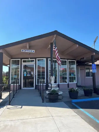 Maple Inn and Suites Los Banos