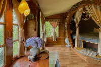 Cú Trên Cây Homestay