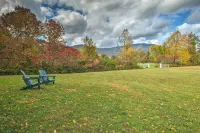 Luxe 'Green Barn' Near Skiing w/ Mt Equinox Views! - Апартаменты