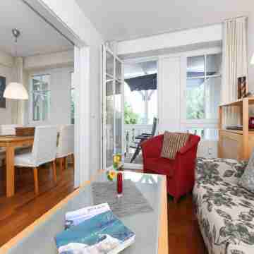 Comforts Near Seaside Charm Rooms