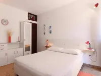 Apartments Nadia - Studio Apartment with Terrace - Hot Tub