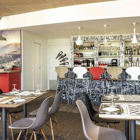 Ibis Issoire