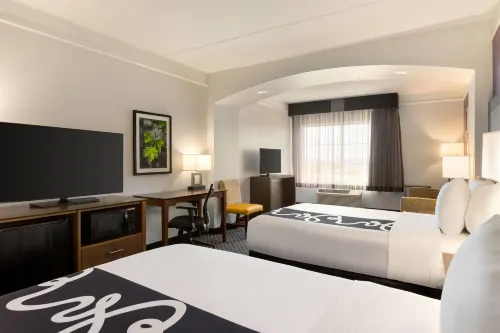 La Quinta Inn & Suites by Wyndham Arlington North 6 Flags Dr Hotel a Arlington