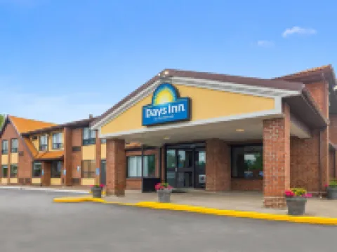 Days Inn by Wyndham Utica Hotels in Utica