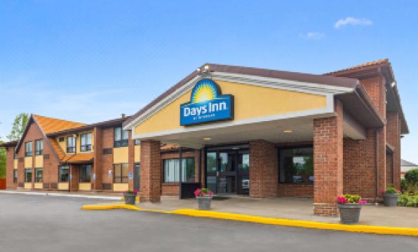 Days Inn by Wyndham Utica