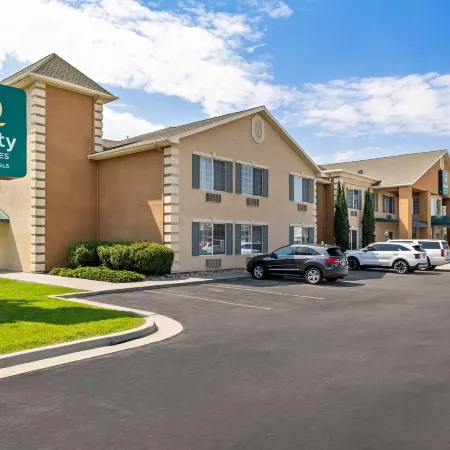 Quality Inn & Suites Salt Lake City Airport West Отели рядом с Аэропорт Солт-Лейк-Сити