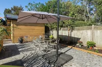 Westciti Caroco Aparthotel Hotels near South Norwood Lake & Grounds