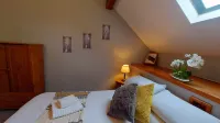 Dolgun Uchaf Historic B&B and Cottages in Snowdonia - spa