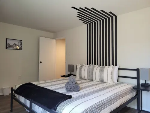 Run-AC Villa- Block from Ocean Casino and Waterpark!