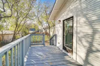 Charming San Antonio Home ~ 2 Mi to the Alamo! - Parking