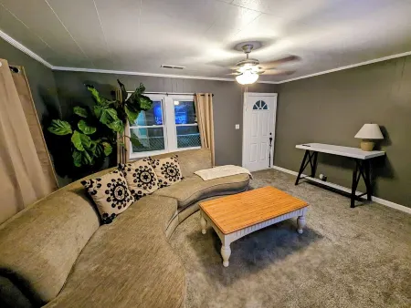 Charming home nestled in the heart of Evansville!