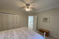 Private 10 acres with Blue Ridge Mountain Views! Enjoy any season RIGHT here! Hôtels à proximité de : Luray Zoo - A Rescue Zoo