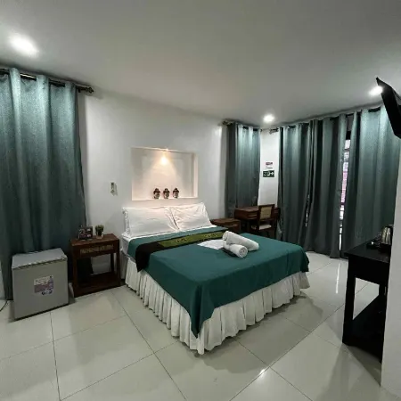 Veronica Inn