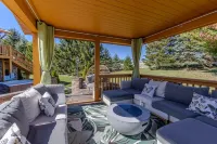 Deep Creek Serenity Retreat: Heated Pool, Patio,  Hot Tub, Sauna, Gym, Game Room