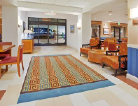 Holiday Inn Express & Suites SANTA CRUZ by IHG